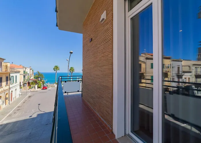 Beb Piazza Marconi 4* Васто