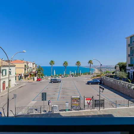 Beb Piazza Marconi 4*