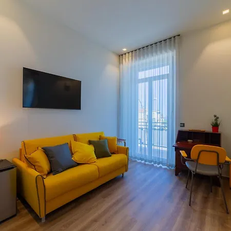 فندق مبيت وإفطار Beb Piazza Marconi 4*