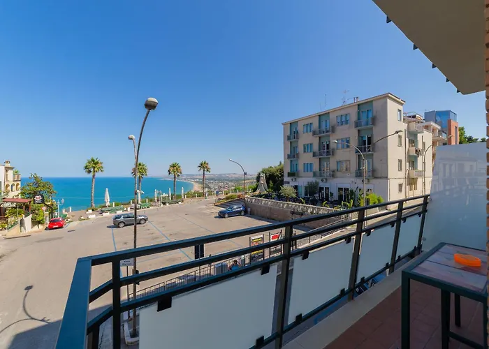 Beb Piazza Marconi 4*